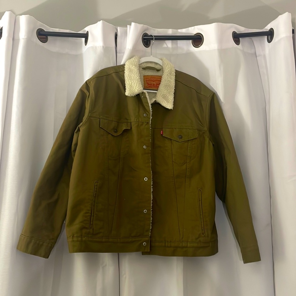 LEVI X VINTAGE- brown / olive jacket with sherpa lined interior- oversized